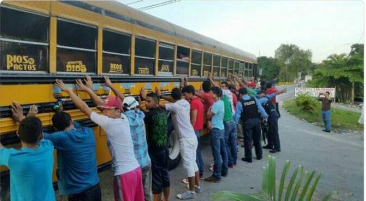 Realizan tomas de peajes en diferentes ejes carreteros de Honduras