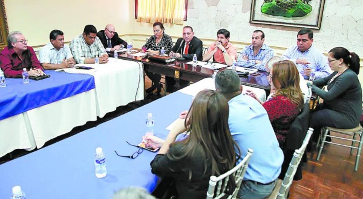 Comisión y transportistas superan las discrepancias en Ley de Transporte