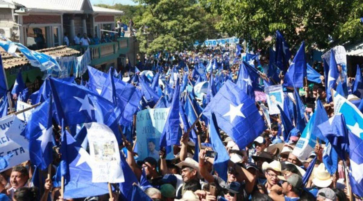 Municipios del sur de Lempira acompañan a Orlando Hernández durante el cierre de campaña  