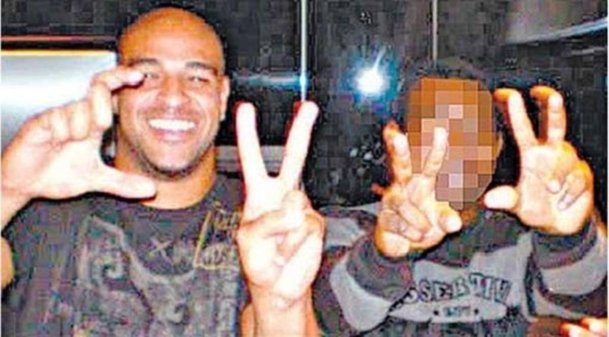 Adriano estaría involucrado con una temida banda criminal brasileña