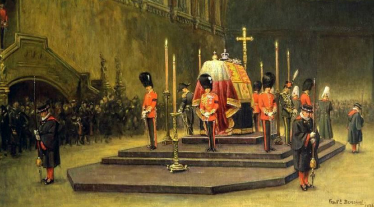 La tradición inició con la muerte del rey Jorge V. Esta se realizó en privacidad, por lo que no hay una fotografía oficial, pero se hizo una pintura óleo Frank Beresford sobre el funeral del rey.