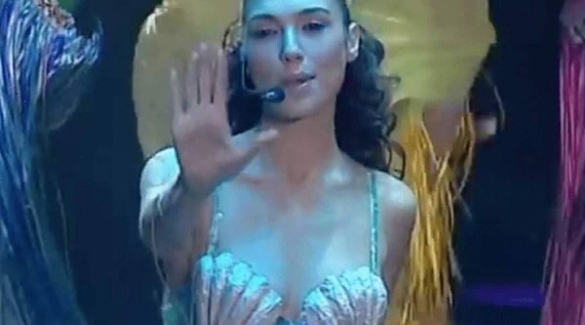 Filtran sexi video de Gal Gadot bailando y cantando como sirena