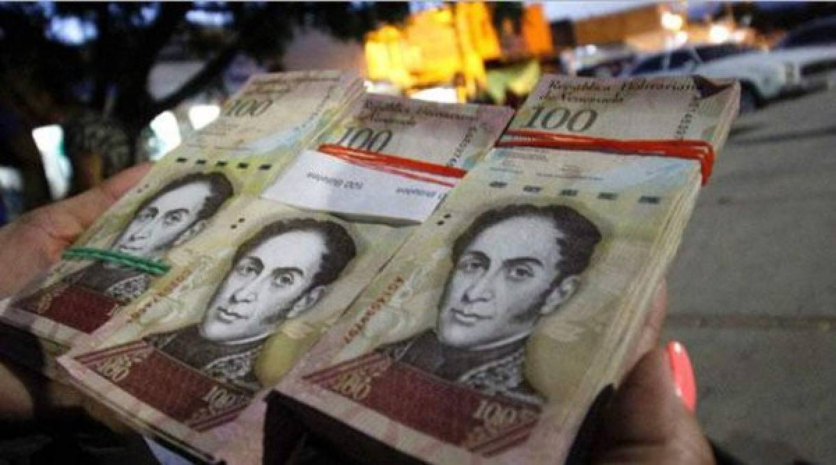 Maduro ordena retirar billete de mayor valor en medio de alta inflación  