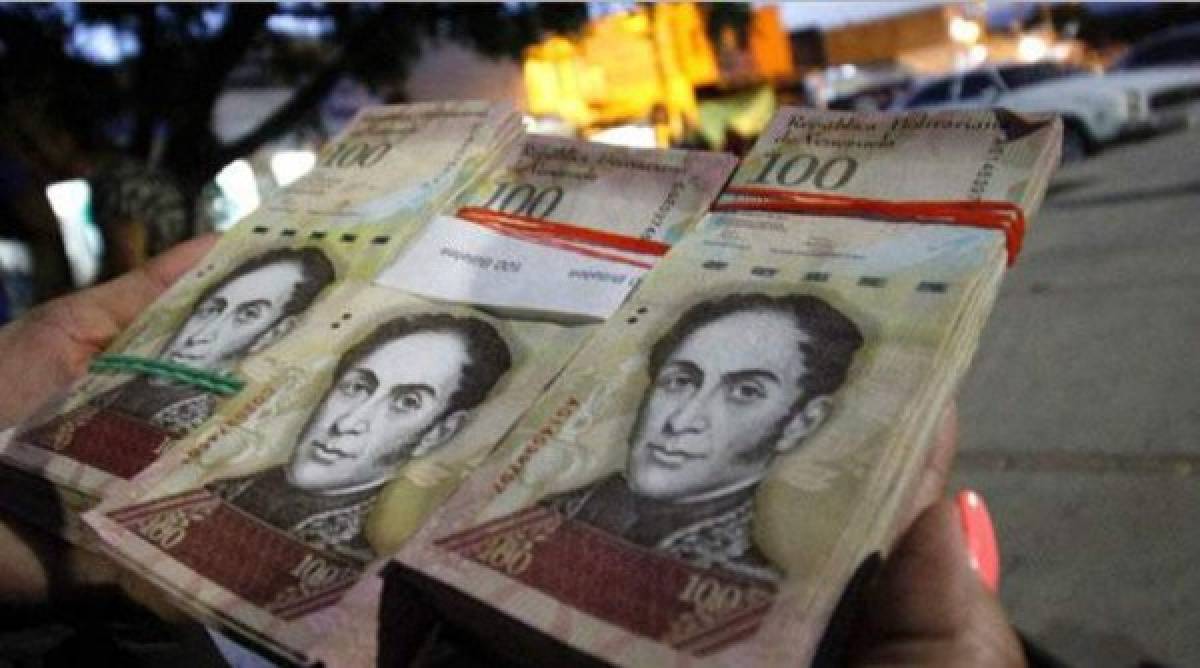 Maduro ordena retirar billete de mayor valor en medio de alta inflación  