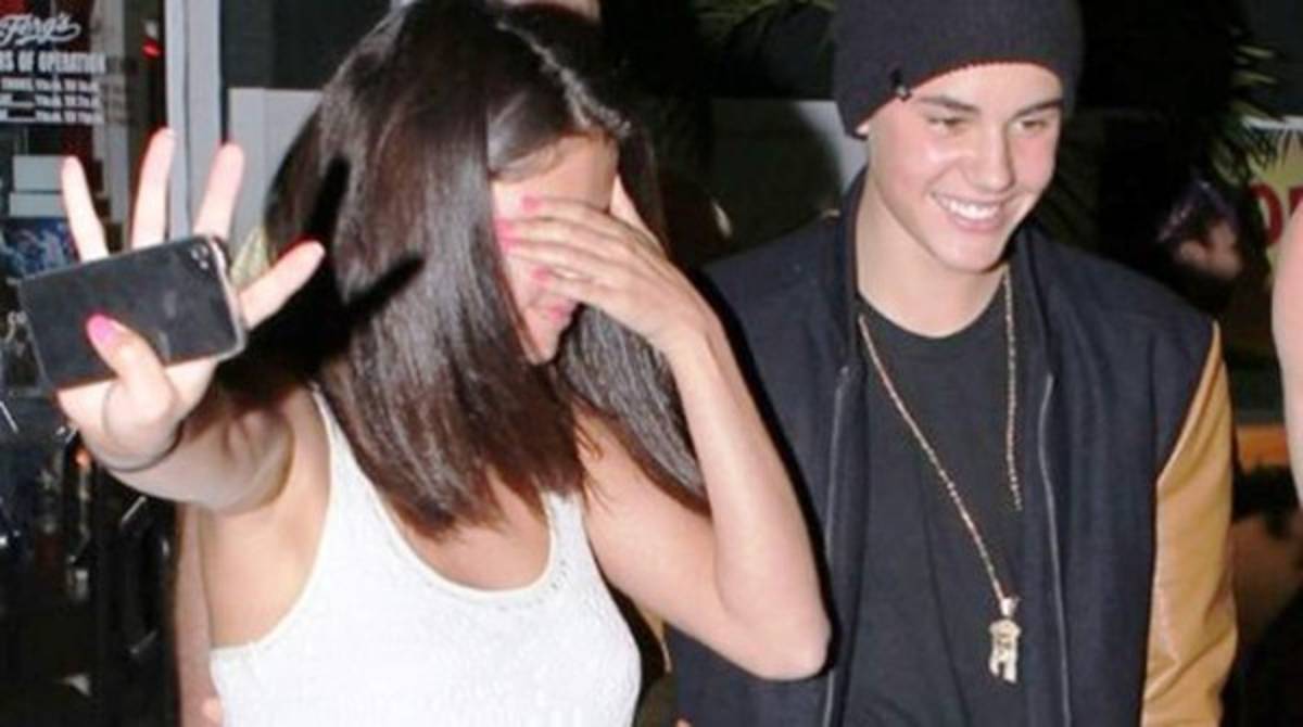 Selena Gómez corre a sus padres por Justin Bieber
