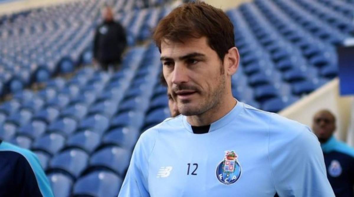 Iker Casillas renueva con el Oporto por una temporada más