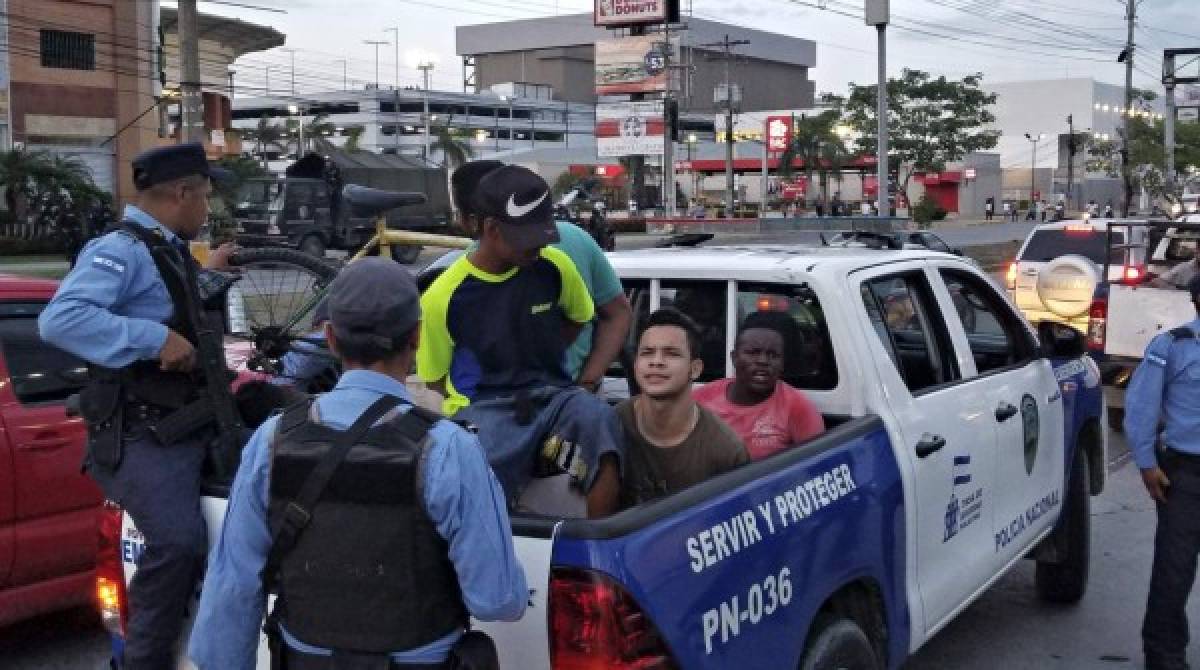 Robos, destrucción y detenidos, las imágenes de los saqueos en San Pedro Sula