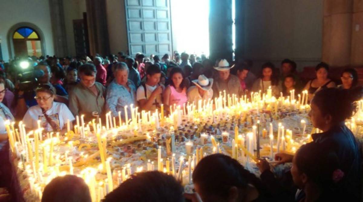 Candelabros resultan insuficientes en Basílica de Suyapa