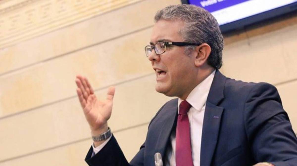 'La agenda nacional fue abandonada, el país retrocedió”