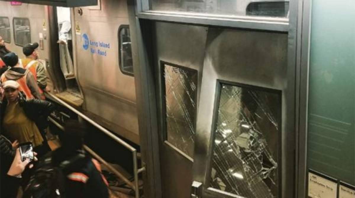 Estados Unidos: Al menos 102 heridos tras descarrilarse un tren suburbano en Brooklyn