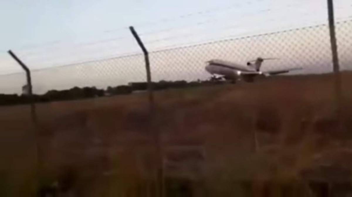 Captan el preciso momento cuando un avión se estrella en Colombia