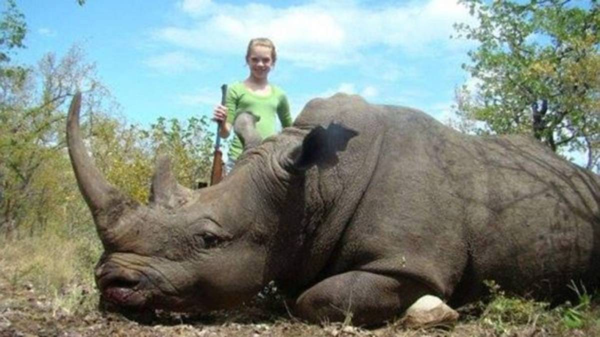 La absurda defensa de la porrista asesina de animales