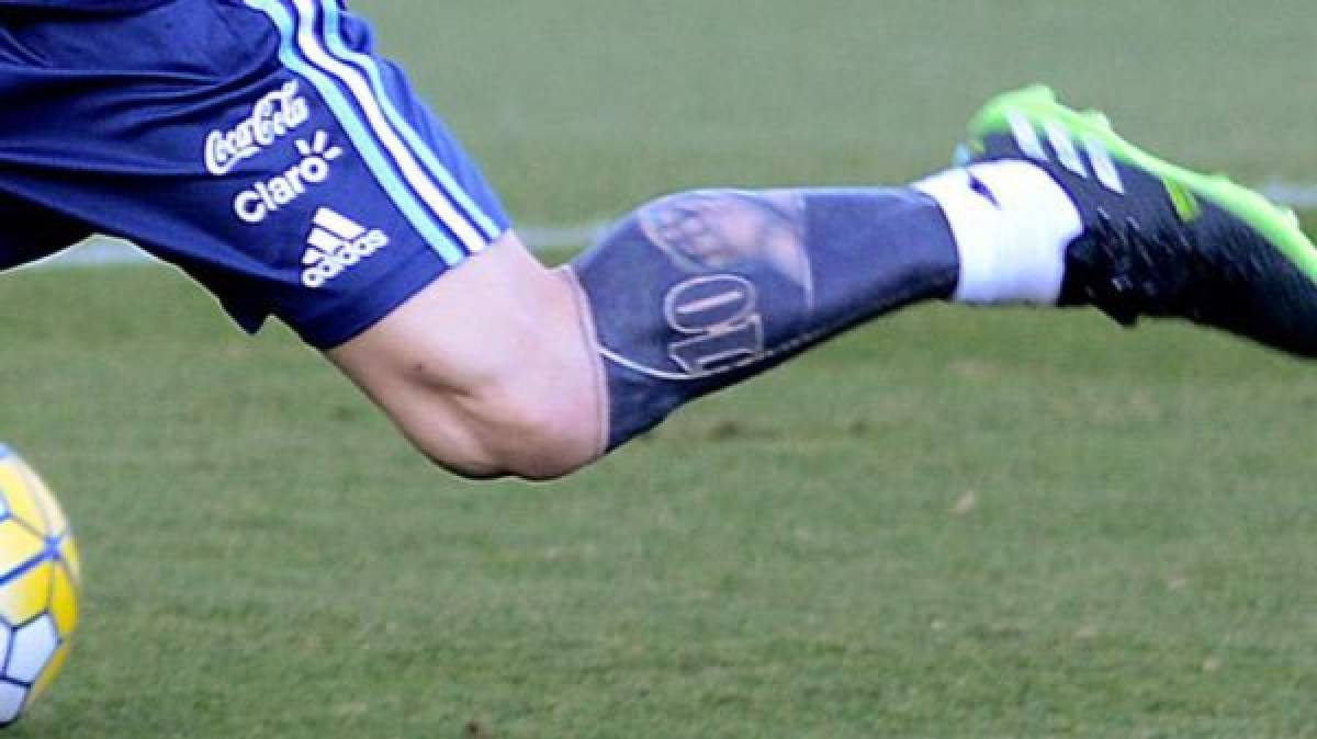 Messi sorprende en su regreso a la Albiceleste con renovado tatuaje