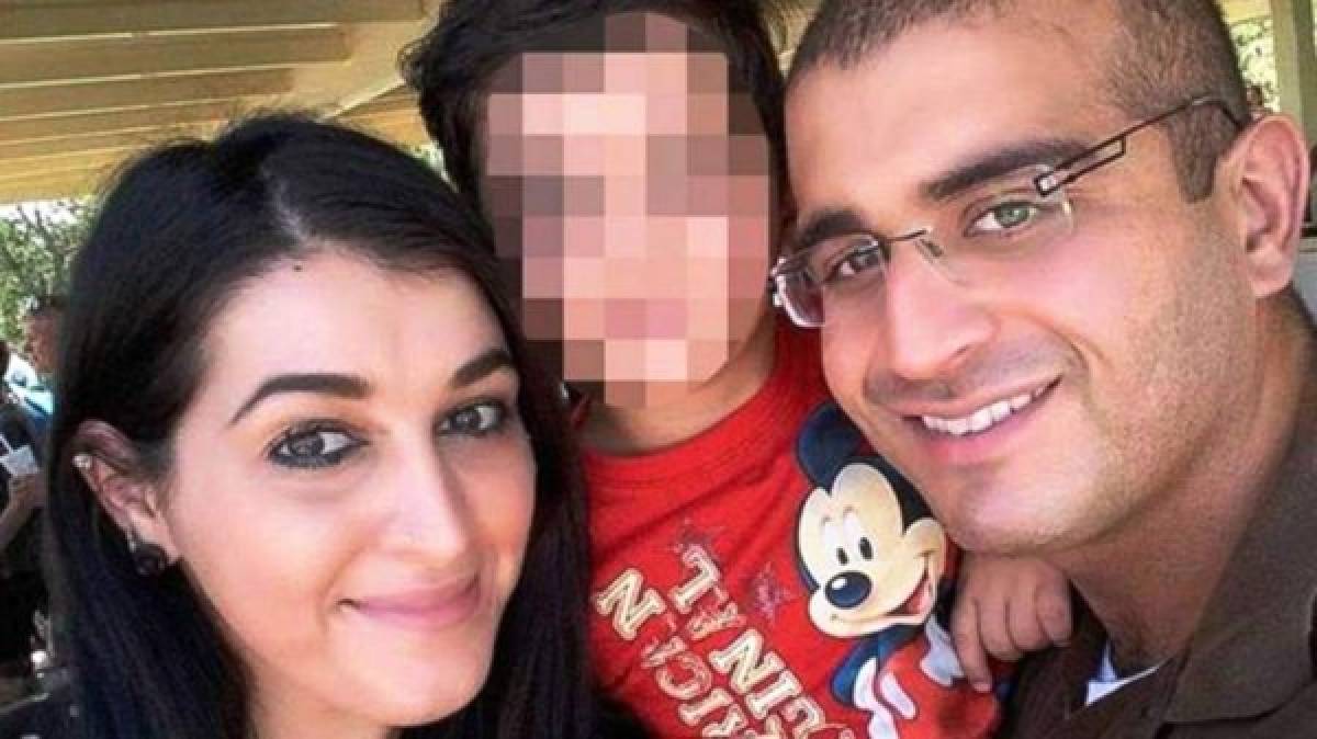 Esposa ayudó a terrorista a comprar municiones para la masacre en bar Gay