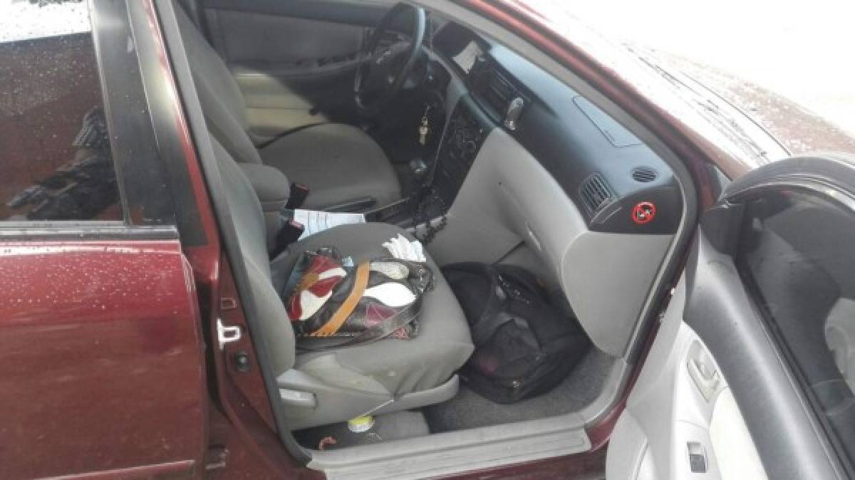 Abandonan vehículo en colonia Villa Nueva de la capital; autoridades investigan posible secuestro