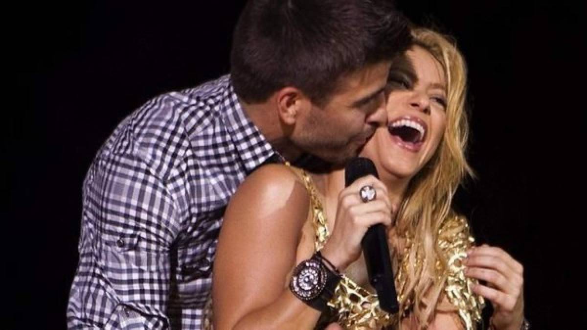 Shakira recibe en dos meses las ganancias que Piqué en un año