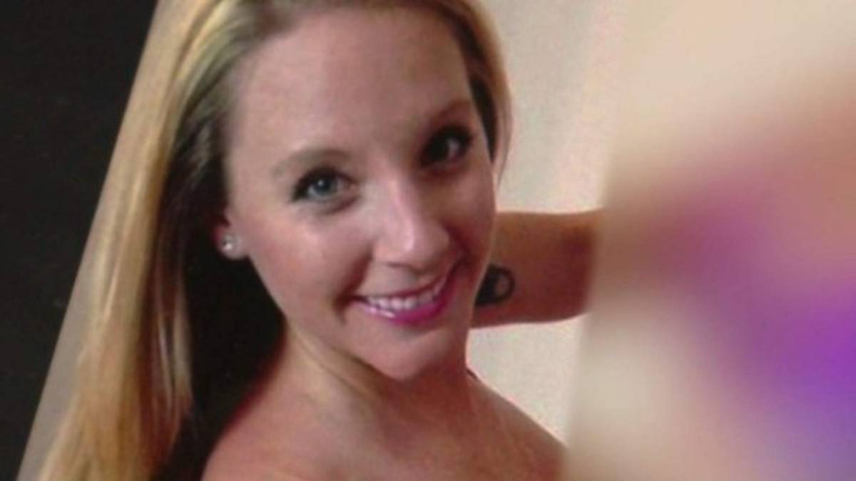 Renuncia una maestra