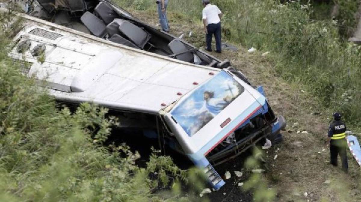 Once muertos y doce heridos en accidente de tránsito en Costa Rica