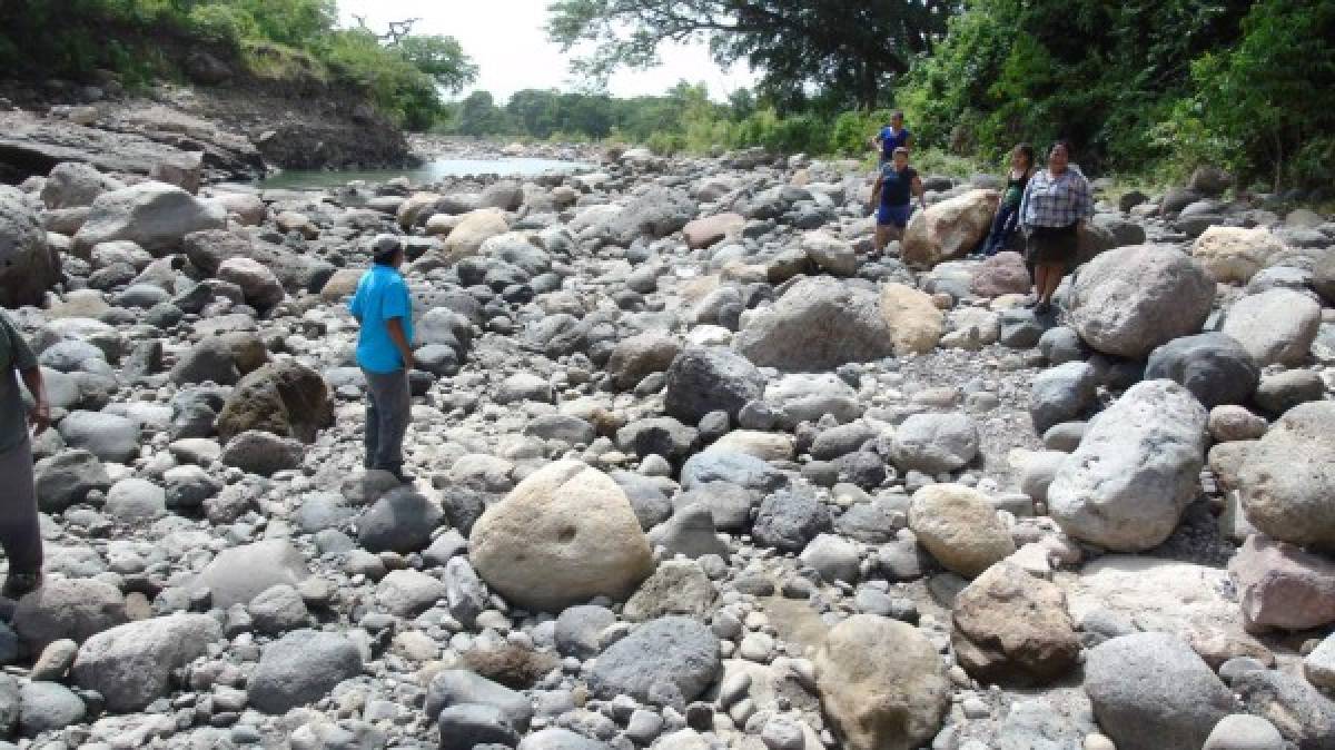 Denuncian daños en el río Selguapa por pavimentación del Canal Seco