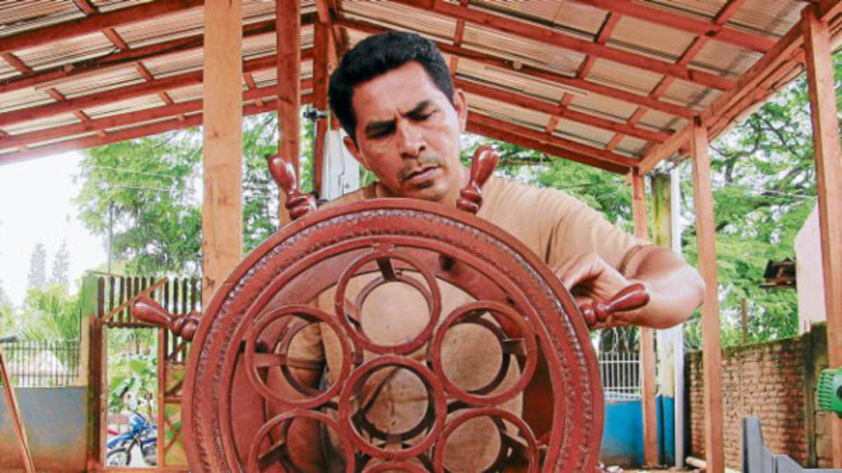 Tierra del aserrío y procesamiento de la madera