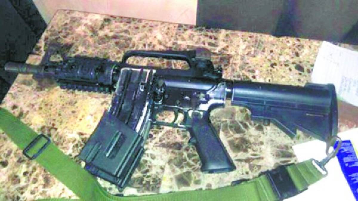 Un fusil AR-15 fue incautado. Fotos: cortesía del Ministerio Público