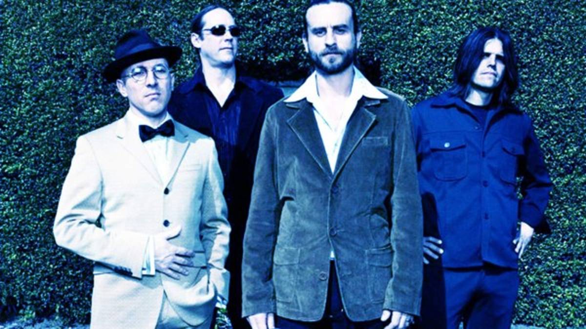 Tool. Ellos nos sorprenderán con un material doble... que llevará por nombre Decem.