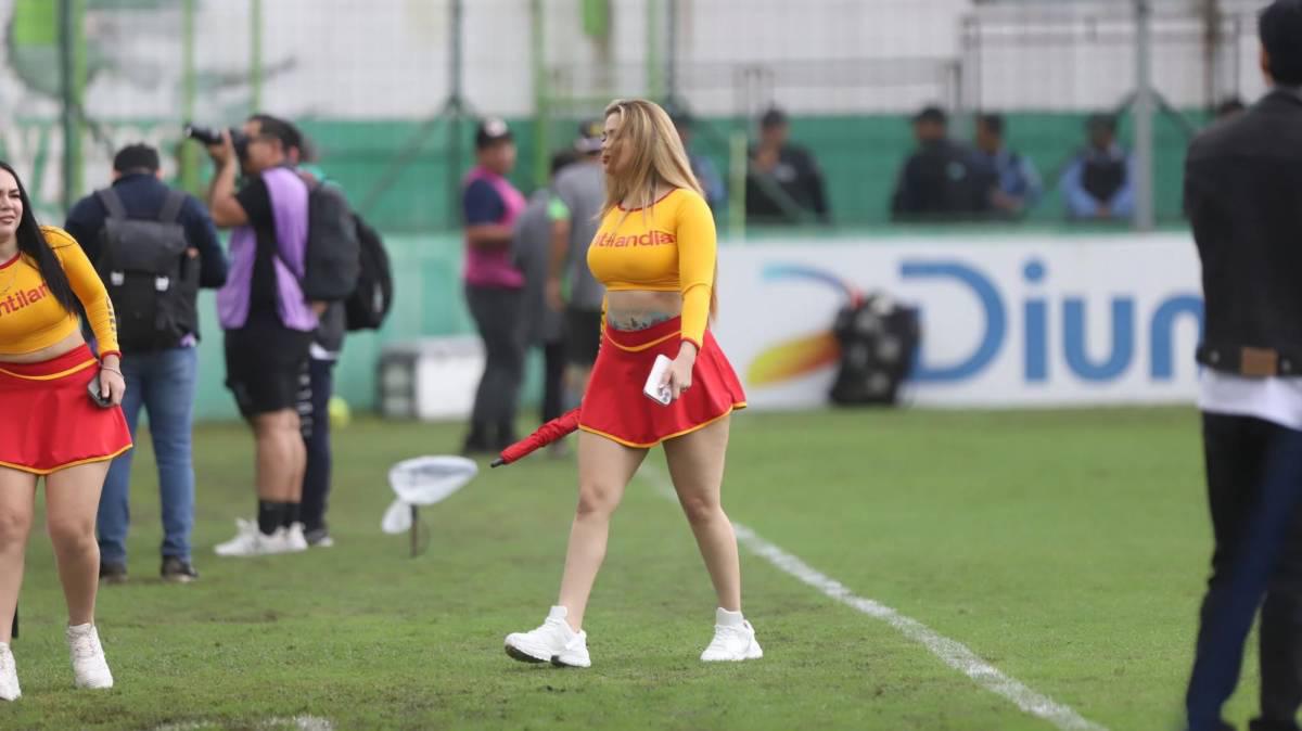 Bellas chicas son la sensación en el estadio Yankel Rosenthal y sorpresa con jugador de Marathón