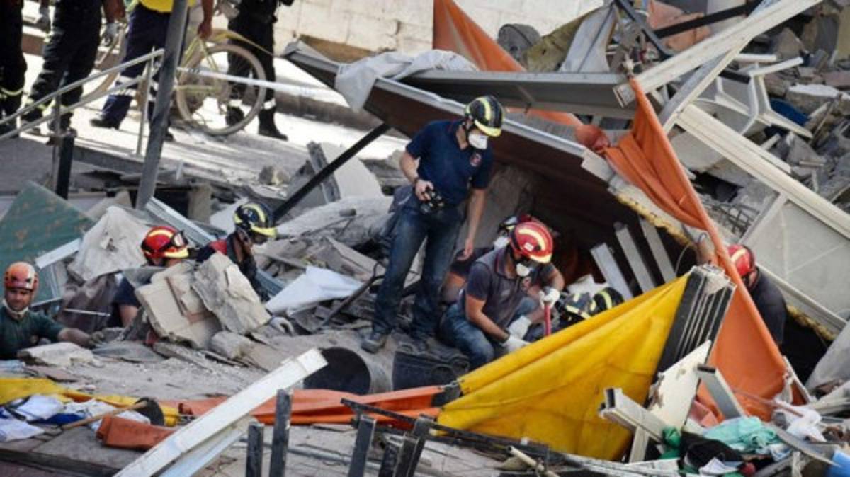 Derrumbe de edificio en España: Aumenta a dos el número de muertos
