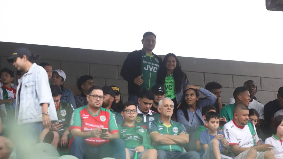 Bellas chicas son la sensación en el estadio Yankel Rosenthal y sorpresa con jugador de Marathón