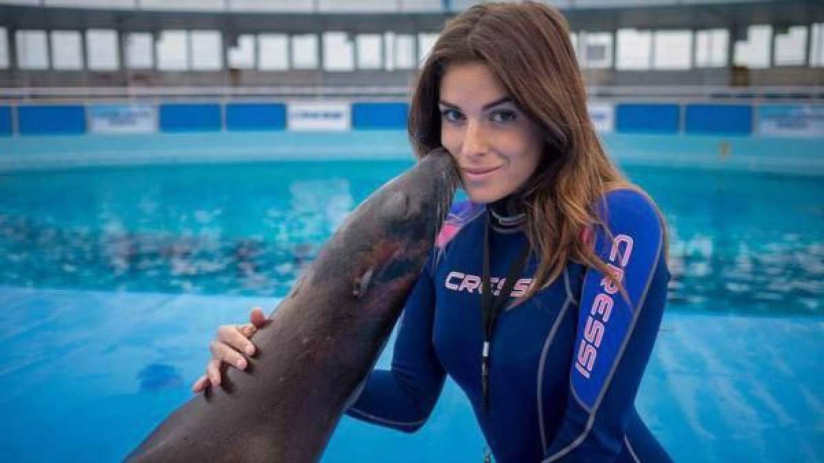 Ataque con ácido a ex Miss Italia conmociona al mundo