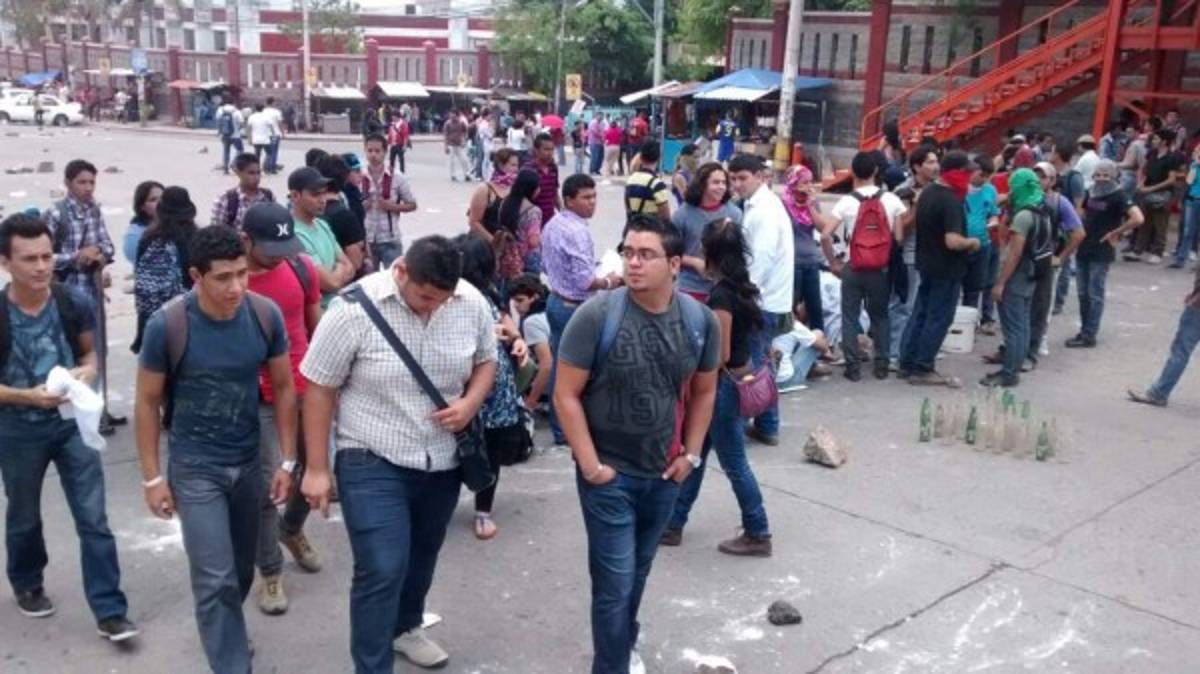 Estudiantes de la UNAH protestan en Tegucigalpa