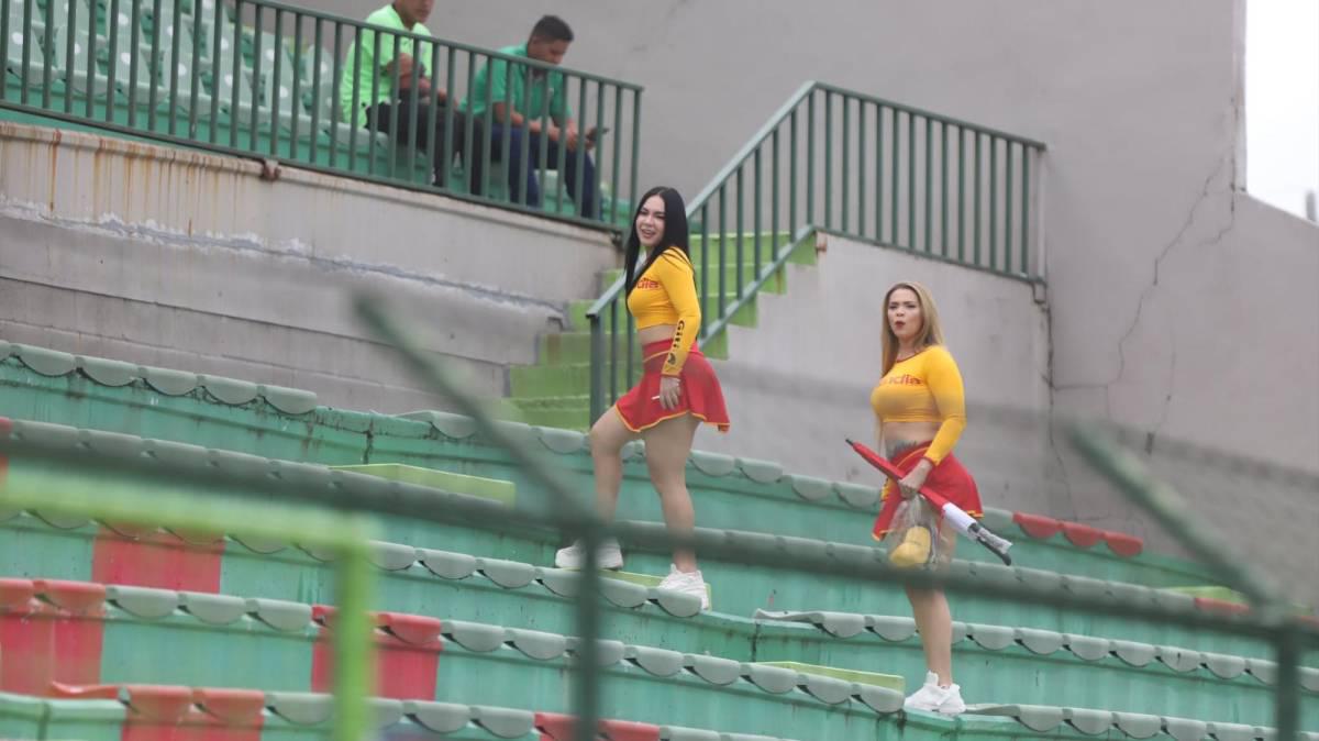 Bellas chicas son la sensación en el estadio Yankel Rosenthal y sorpresa con jugador de Marathón