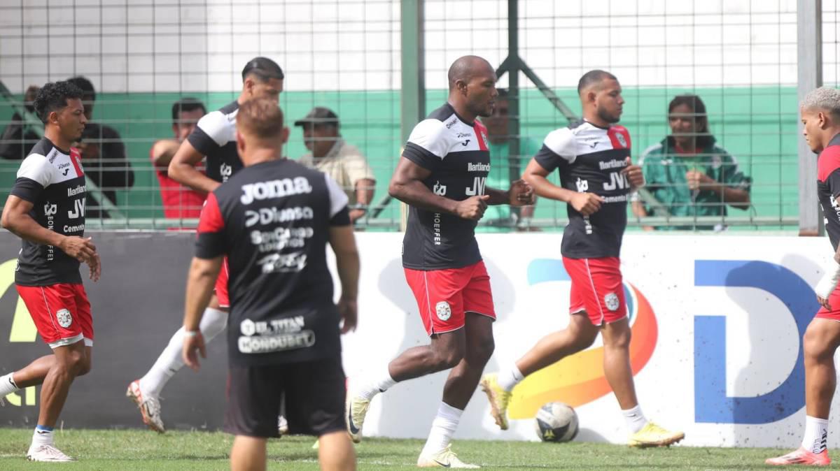 Bellas chicas son la sensación en el estadio Yankel Rosenthal y sorpresa con jugador de Marathón