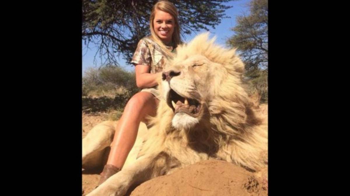 La absurda defensa de la porrista asesina de animales