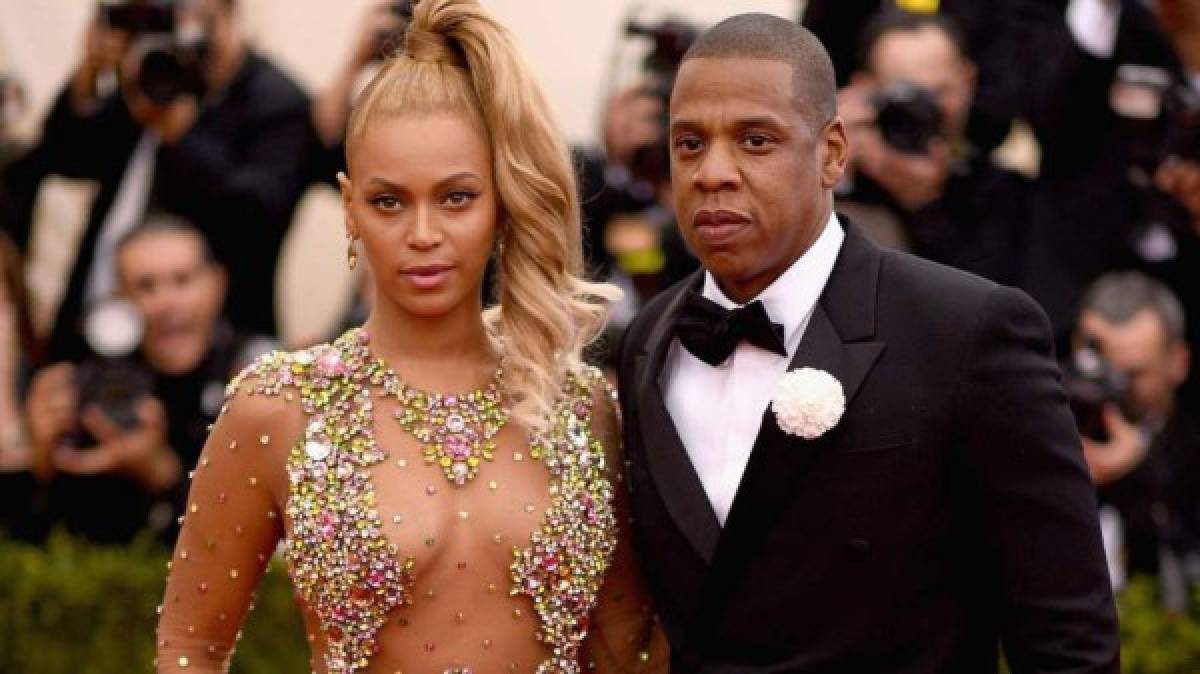 Beyoncé sorprende a sus fans al revelar que está embarazada de gemelos