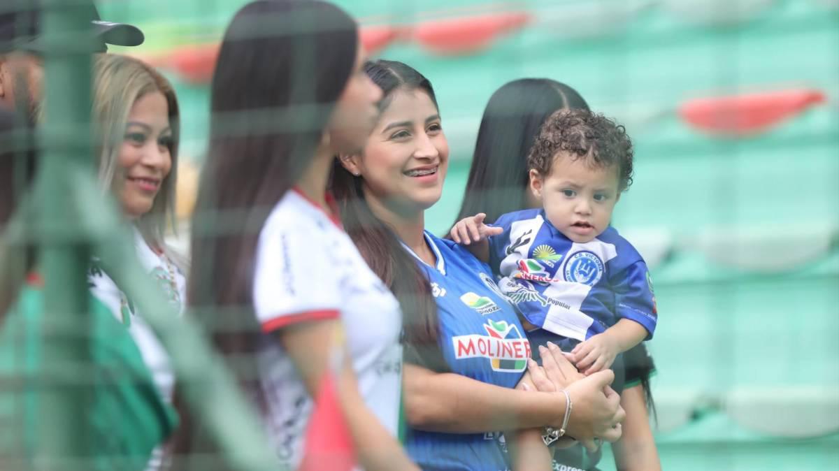 Bellas chicas son la sensación en el estadio Yankel Rosenthal y sorpresa con jugador de Marathón