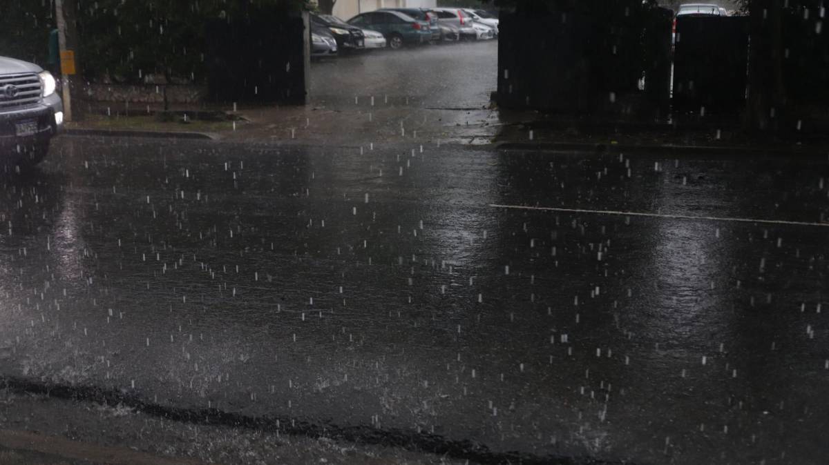 Tormenta Sara se comienza a sentir en Honduras ¿se jugará partido ante México? Tormenta Sara se comienza a sentir en Honduras ¿se jugará partido ante México?