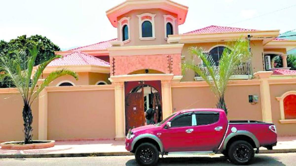 Juez decidirá sobre bienes de Lobo