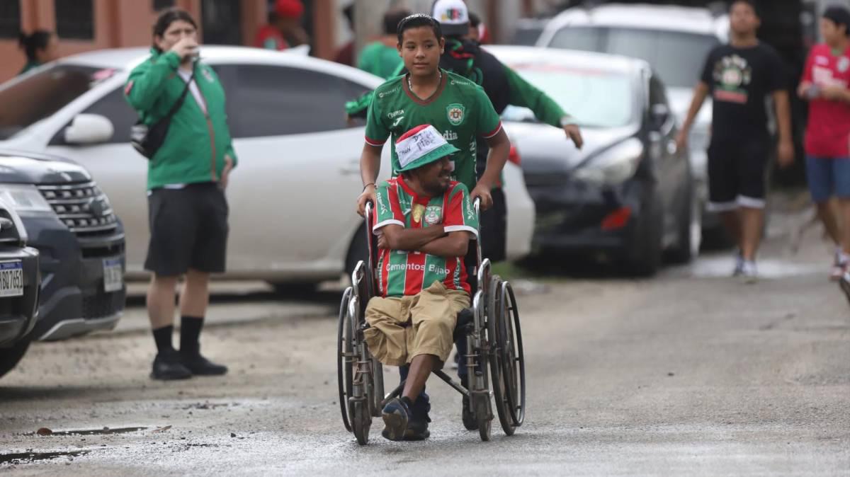 Bellas chicas son la sensación en el estadio Yankel Rosenthal y sorpresa con jugador de Marathón