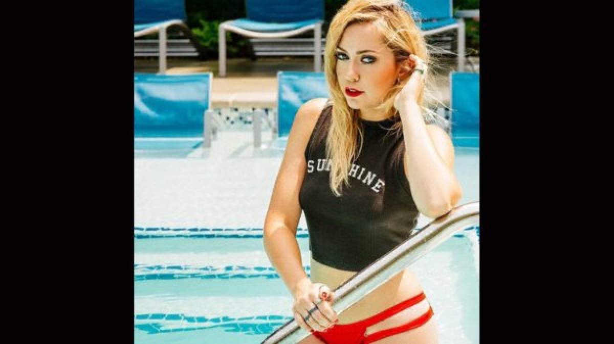 FOTOS: La sensual hermana mayor de Miley Cyrus
