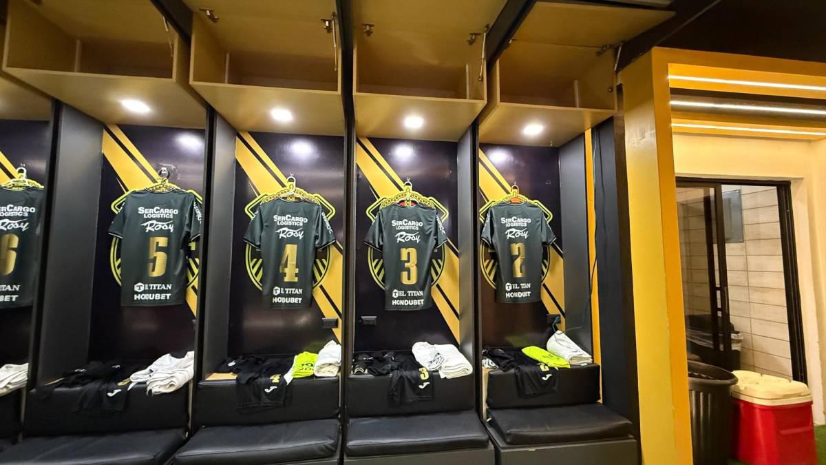 Marathón tapó el escudo del Real España en los camerinos del Morazán: Causó indignación