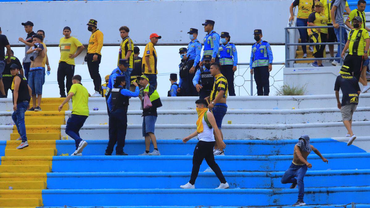 Los leves castigos impuestos a clubes de Liga Nacional por violencia en los estadios