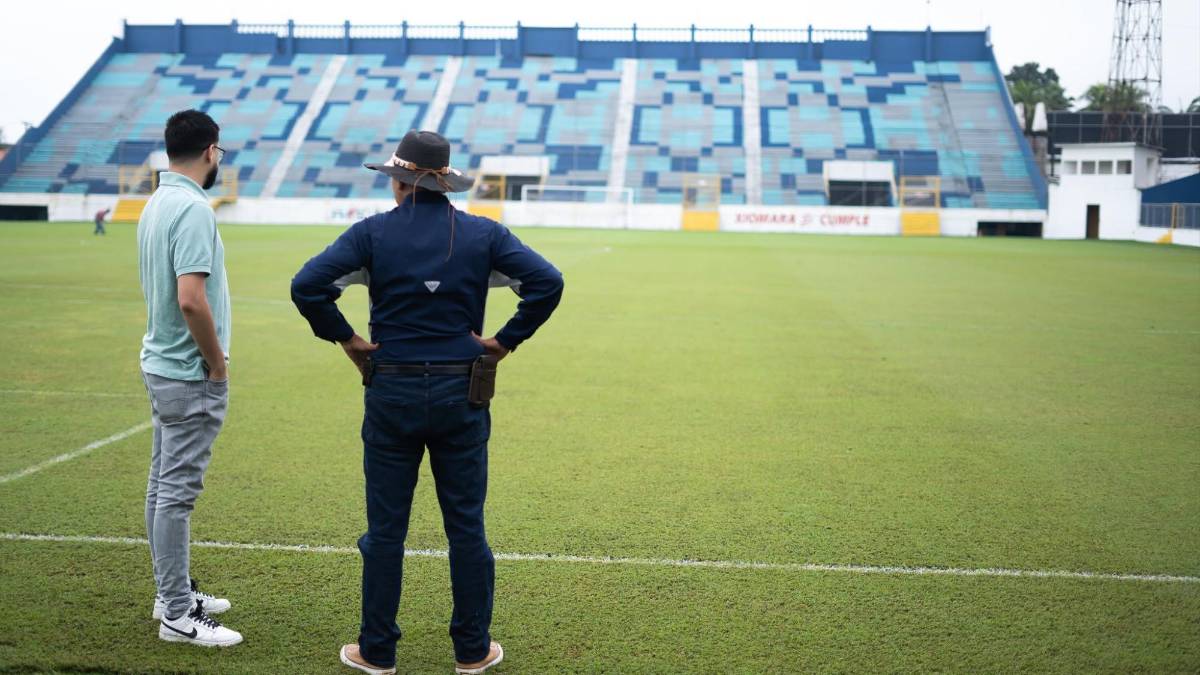 La razón por la que ha cambiado de color la grama del estadio Morazán de San Pedro Sula