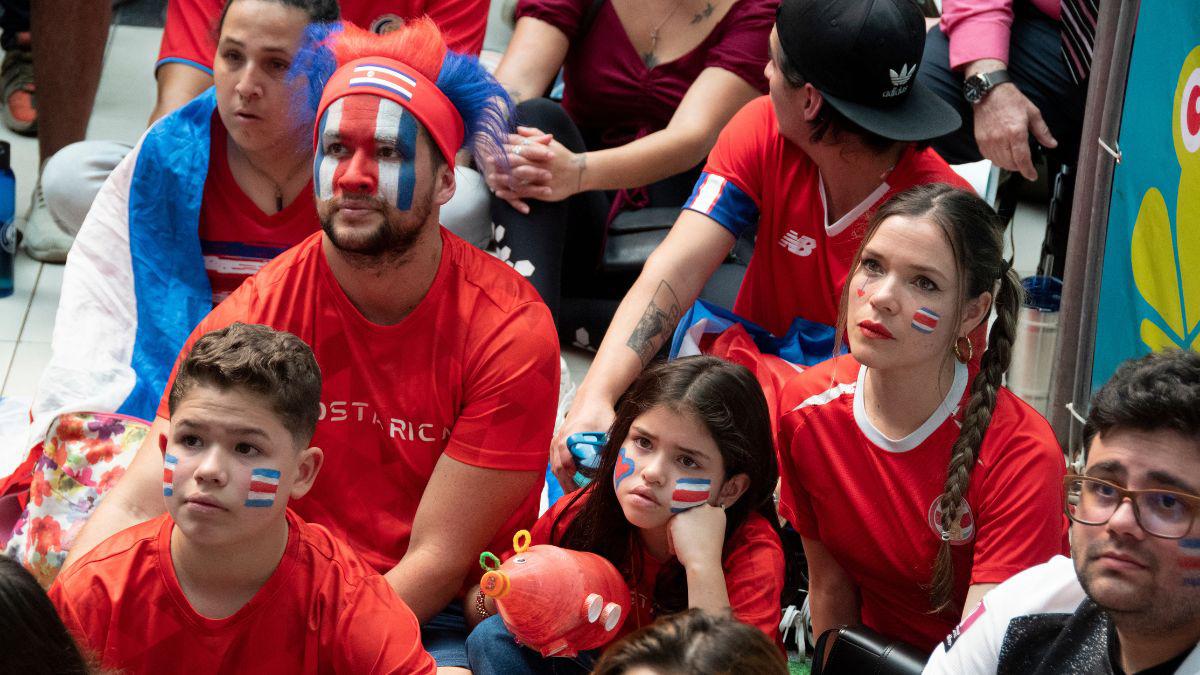 Caras largas y recital de La Roja: las imágenes de la goleada que sufrió Costa Rica ante España