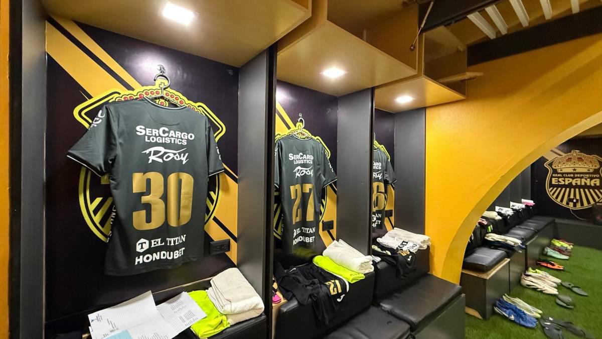 Marathón tapó el escudo del Real España en los camerinos del Morazán: Causó indignación
