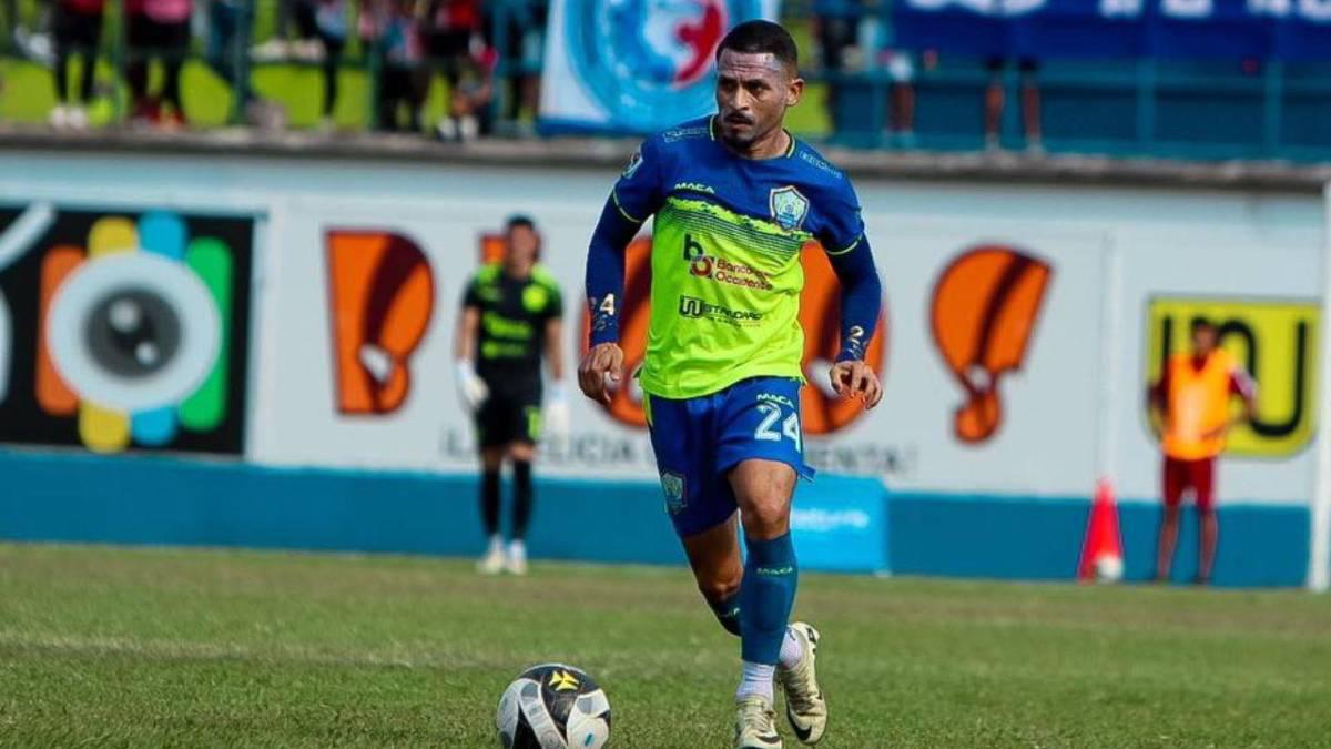 Orlando Ponce revela que jugador se molestó por apodo que le puso y larga lista de otros
