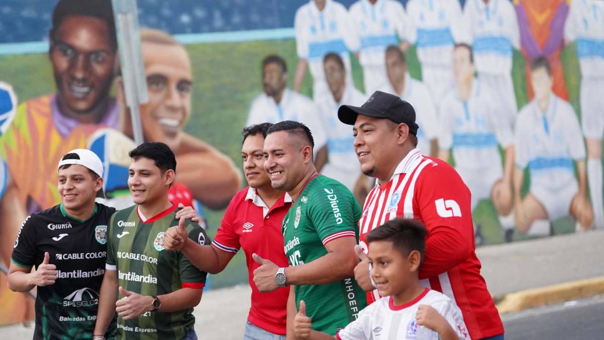 Aficionada enamora, show de las barras y ¿llegó Lavallén?: Ambiente previo al Marathón vs Olimpia
