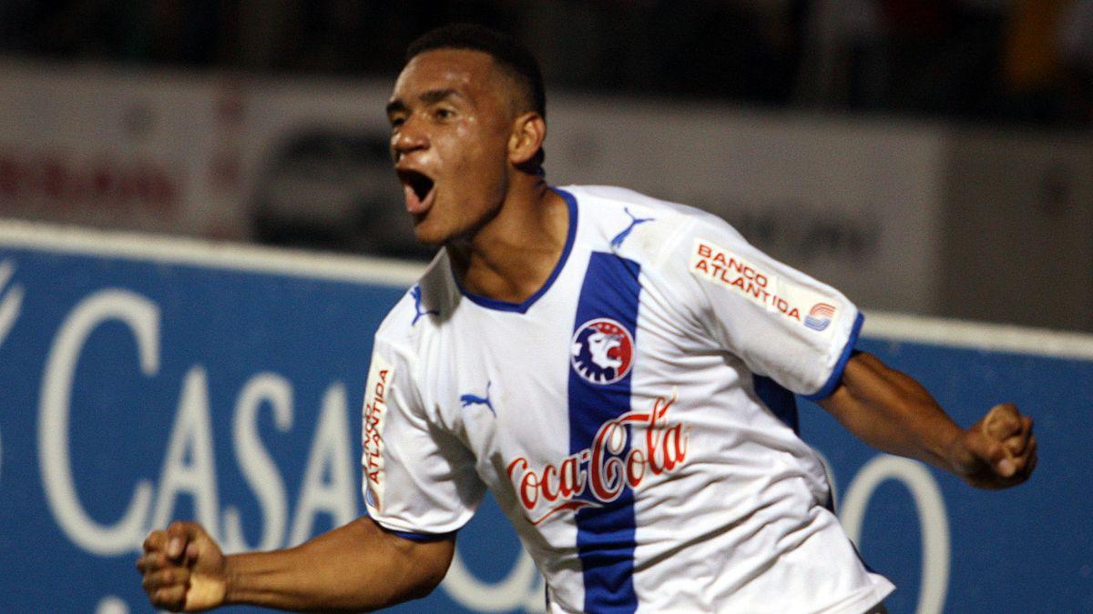 De talismán en finales con Olimpia a egresado universitario: la nueva vida de Carlos Wil Mejía