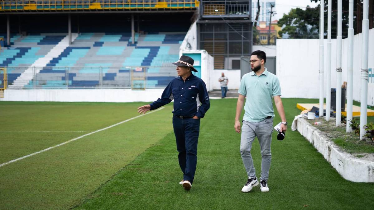 La razón por la que ha cambiado de color la grama del estadio Morazán de San Pedro Sula