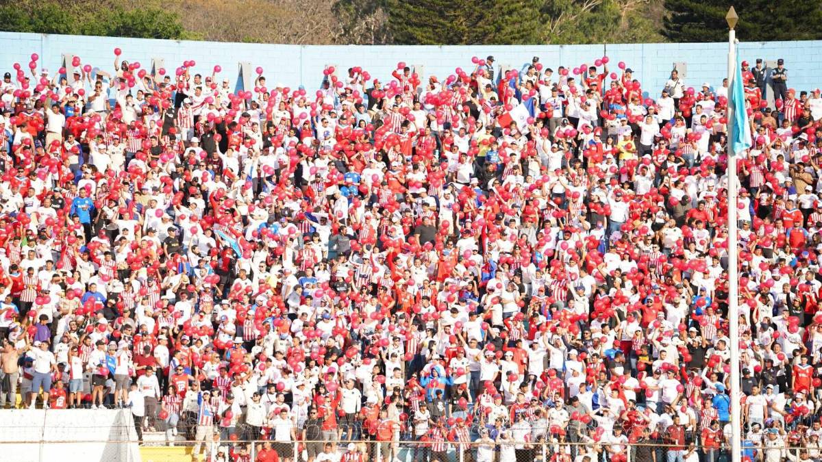 Buba descontrolado, aficionada desmayada, jugador confirma que se va de Olimpia y lágrimas